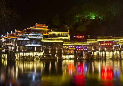夜游鳳凰古城，感受別樣的古城美